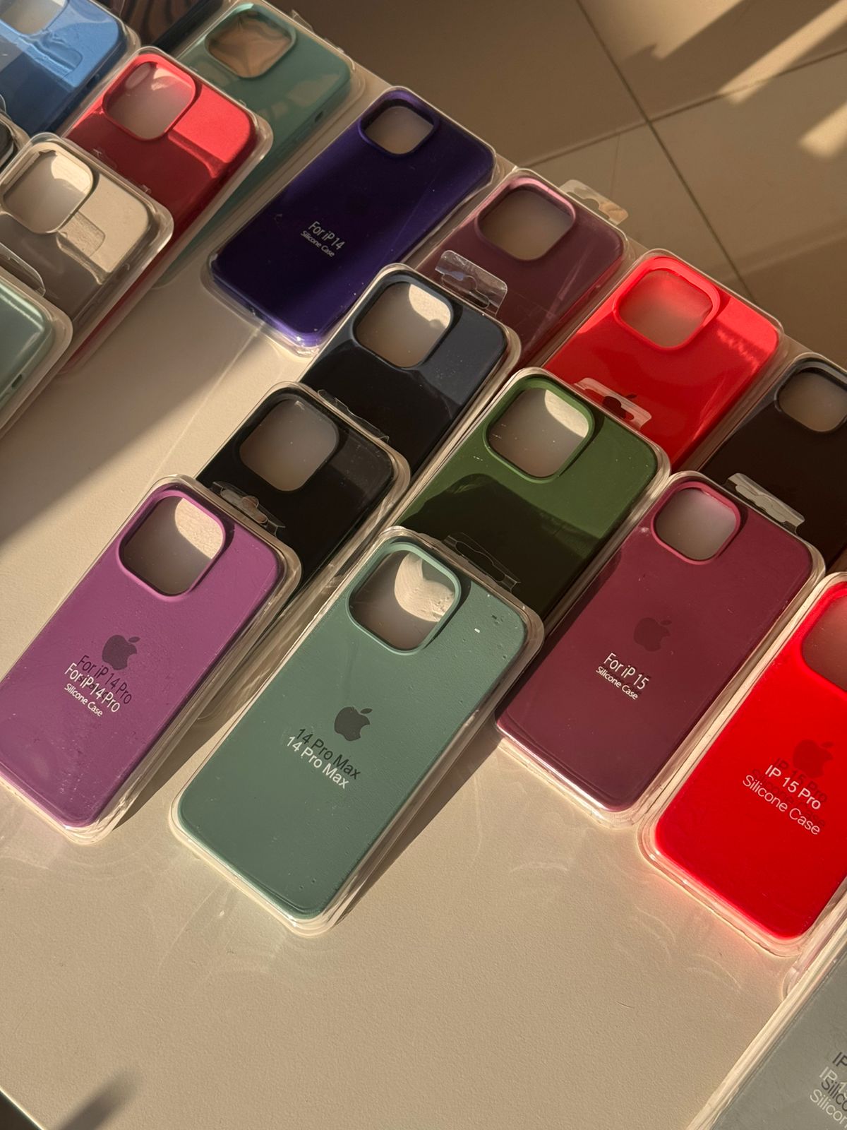 Fundas de Silicona para iPhone 11 al 16 Pro Max 2